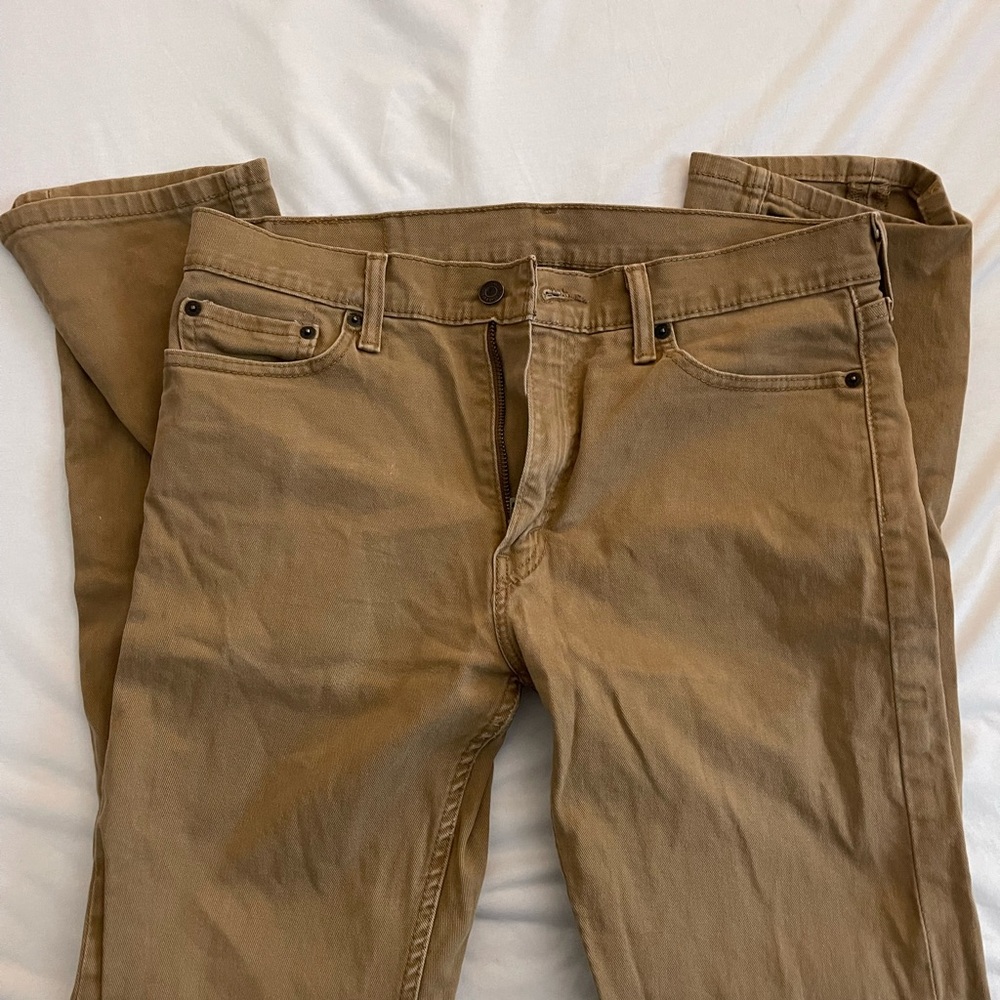 Chinos